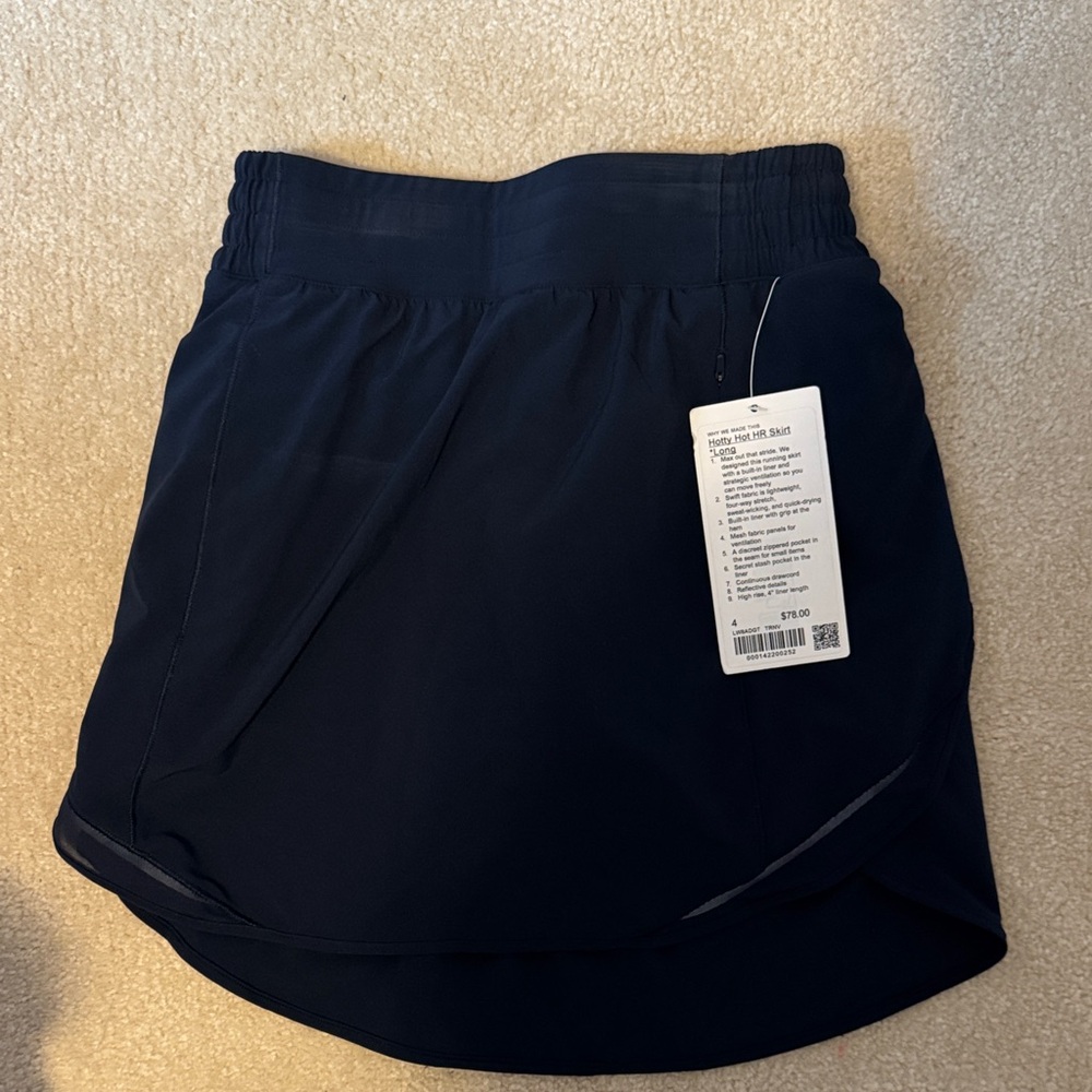 NWT Lululemon hot HR skirt NAVY